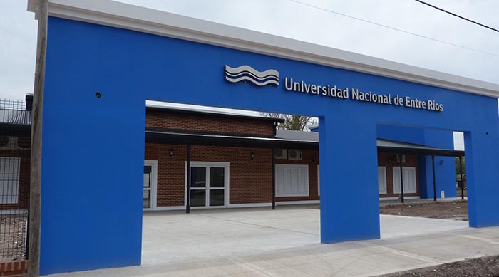 Frente de la nueva sede de kinesiología en Villaguay