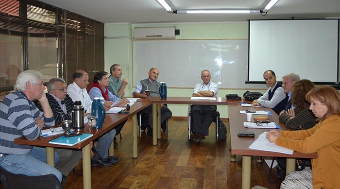 El Rector y los decanos en la reunión en Bromatología.