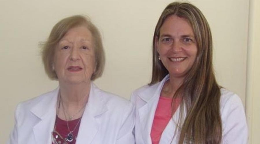 Liliam Cecchini y Roxana Firenstein, integrantes del Colegio de FarmacÃ©uticos.
