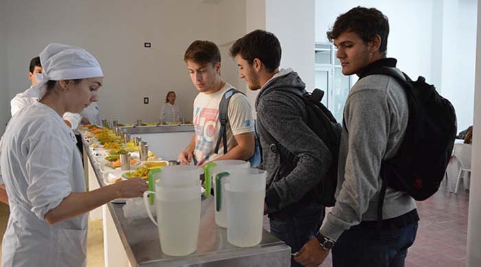 El Comedor ya recibió a los estudiantes de las tres facultades de la UNEr en Paraná.