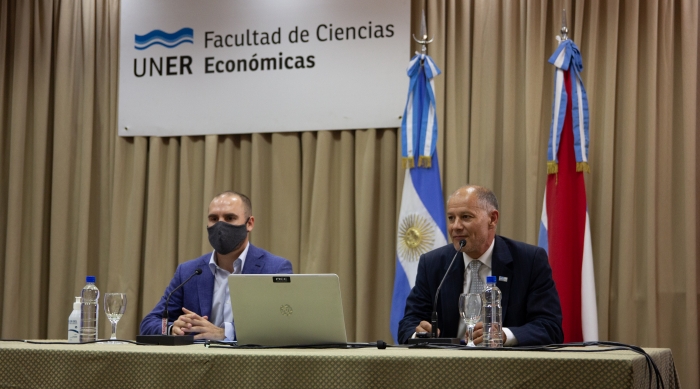 El Ministro de Economía Guzmán disertó en la UNER 